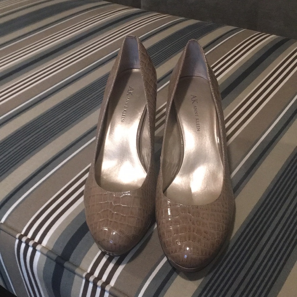 Anne Klein pumps